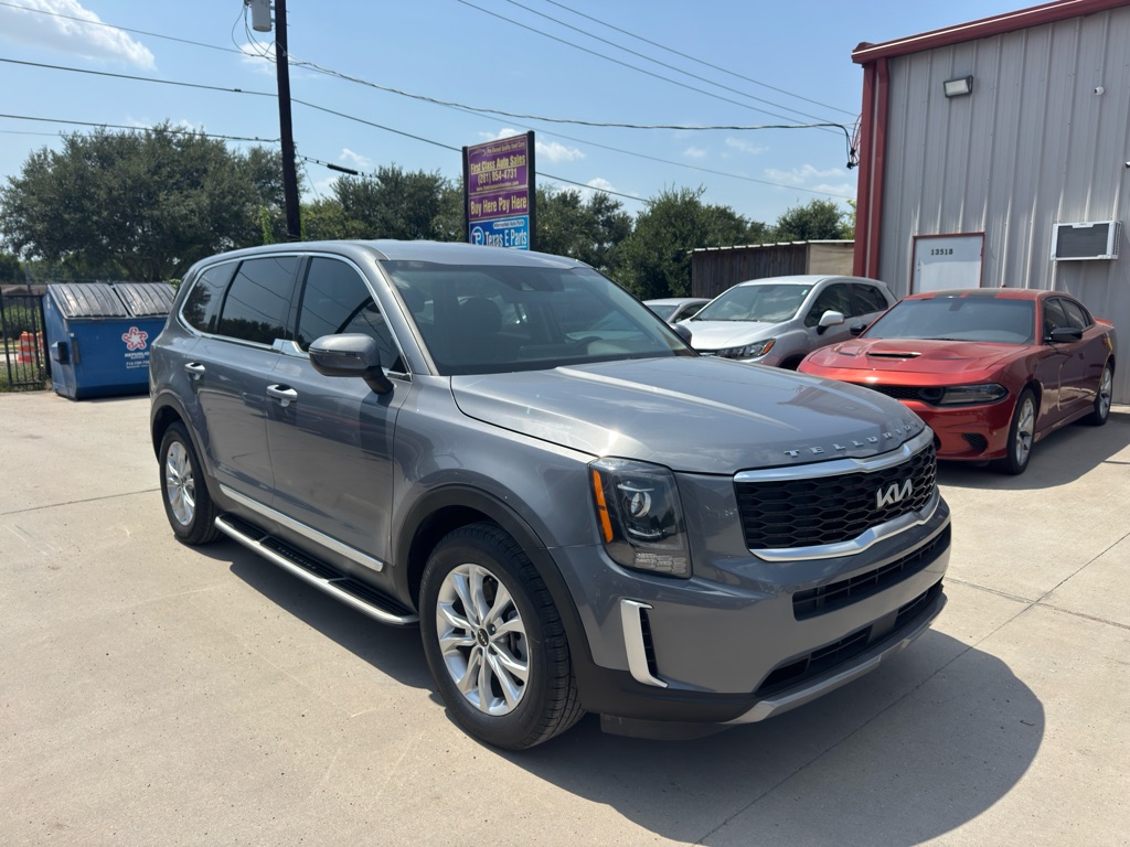 Photo 4 of this KIA TELLURIDE