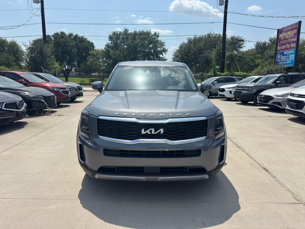 Photo 3 of this KIA TELLURIDE