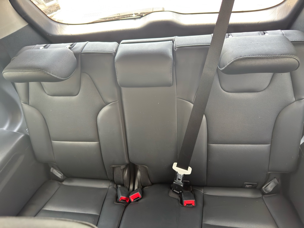 Photo 19 of this KIA TELLURIDE