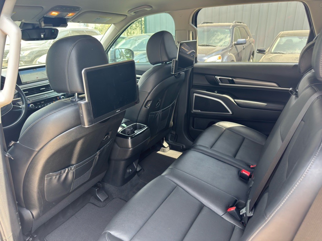 Photo 12 of this KIA TELLURIDE