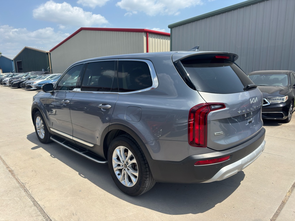 Photo 8 of this KIA TELLURIDE