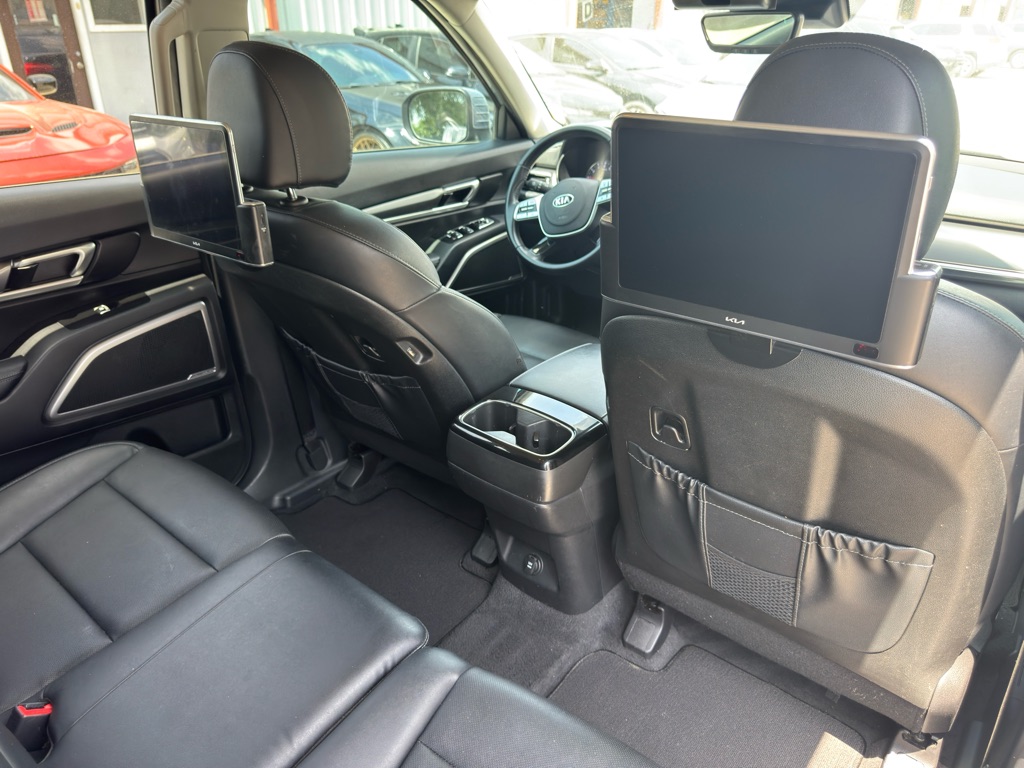 Photo 27 of this KIA TELLURIDE