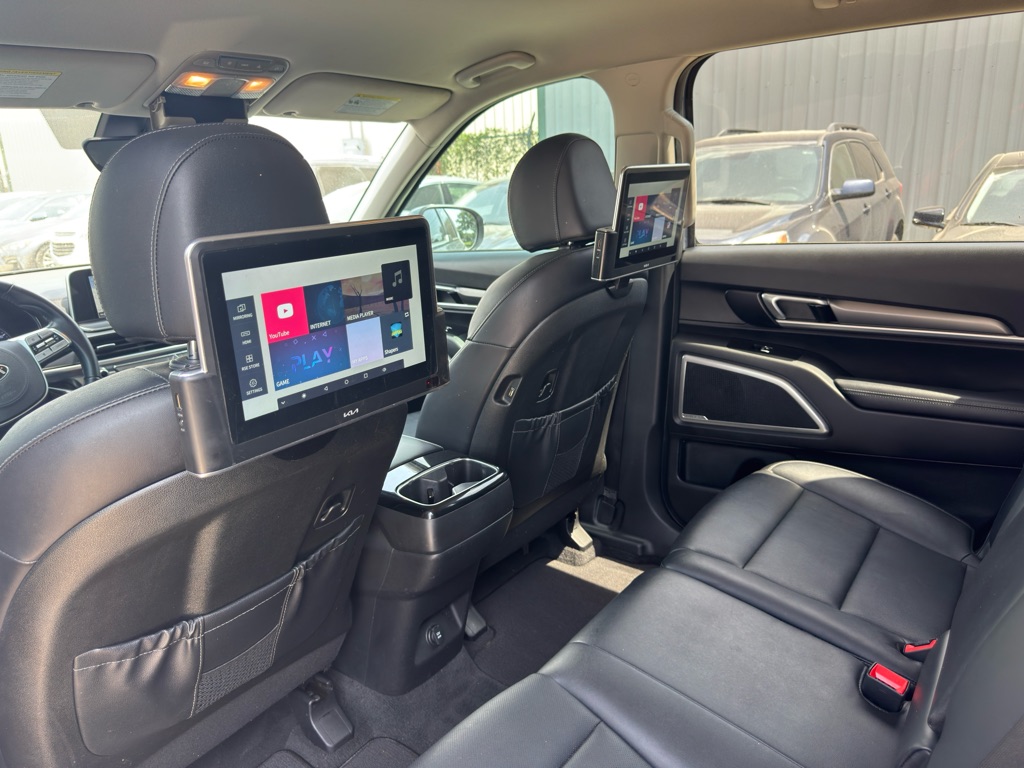 Photo 17 of this KIA TELLURIDE