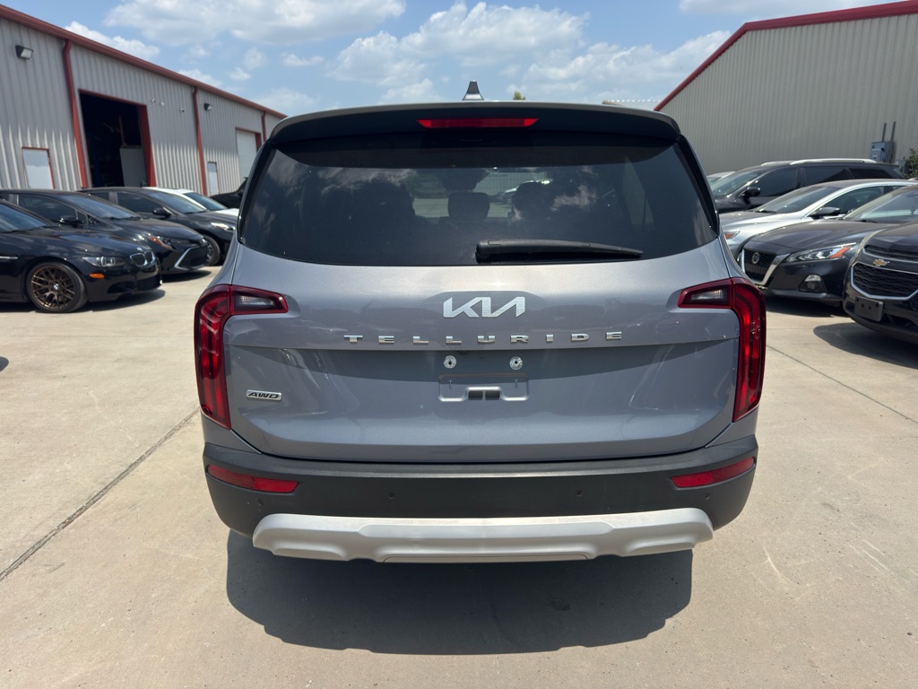 Photo 7 of this KIA TELLURIDE