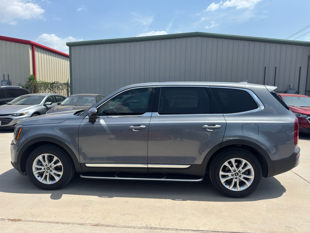 Photo 9 of this KIA TELLURIDE