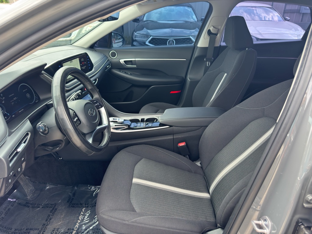 Photo 11 of this HYUNDAI SONATA