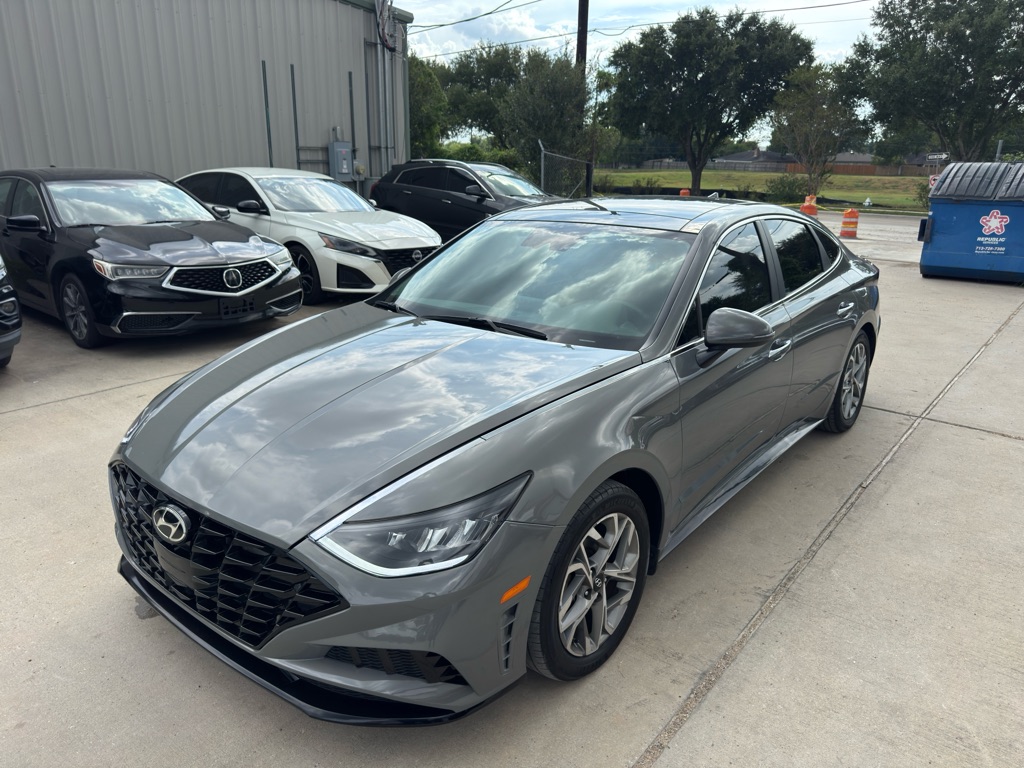 Photo 2 of this HYUNDAI SONATA