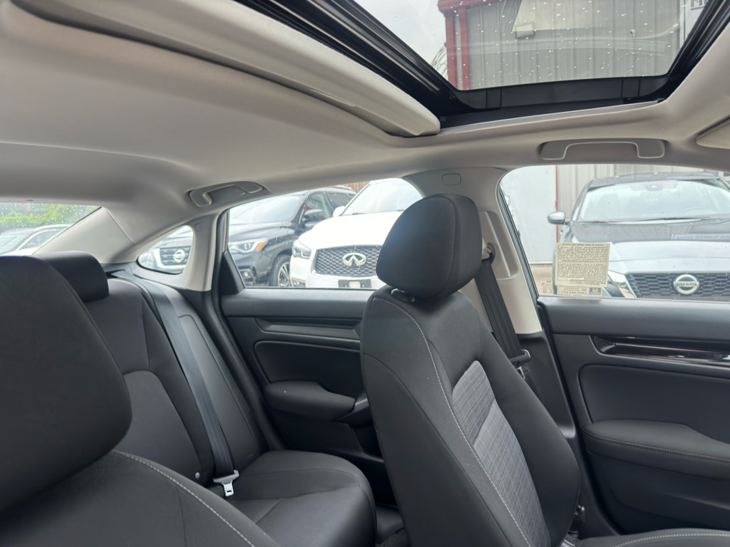Photo 23 of this HONDA CIVIC