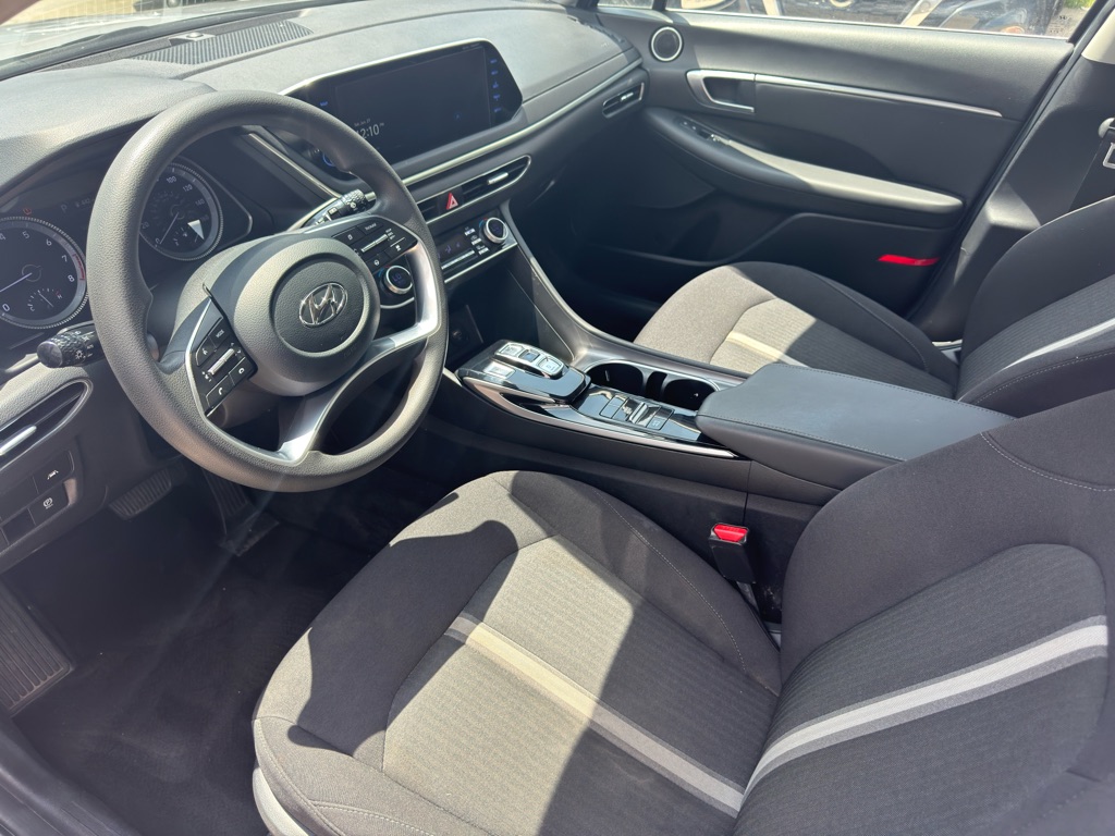 Photo 9 of this HYUNDAI SONATA
