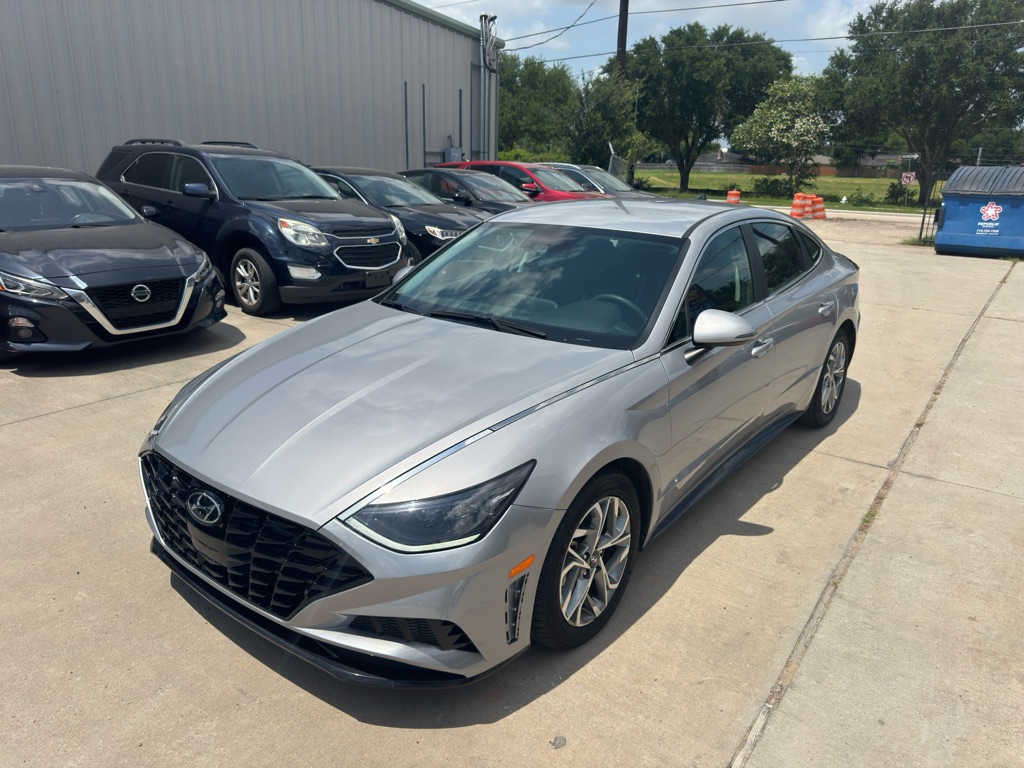 Photo 2 of this HYUNDAI SONATA