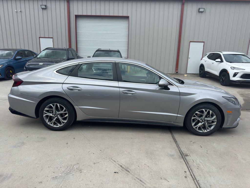 Photo 7 of this HYUNDAI SONATA