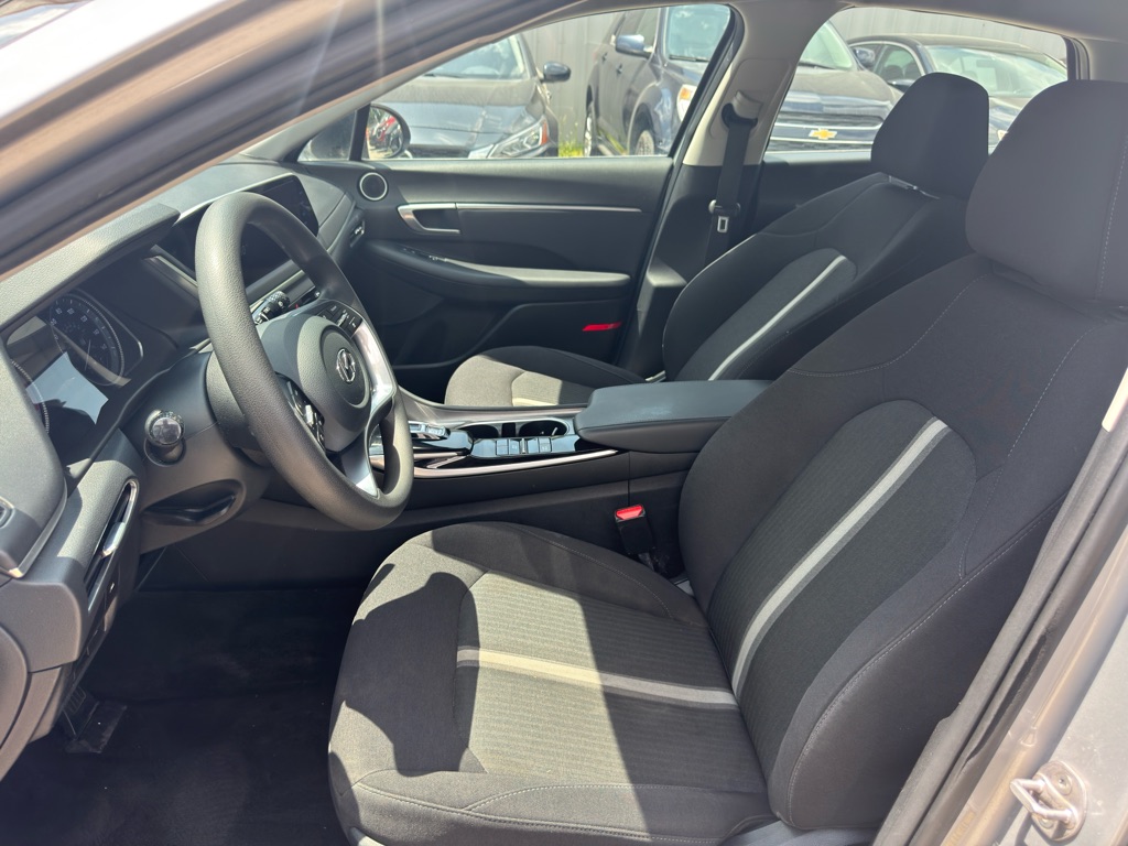 Photo 10 of this HYUNDAI SONATA