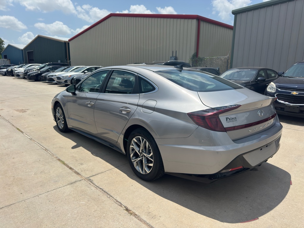 Photo 5 of this HYUNDAI SONATA