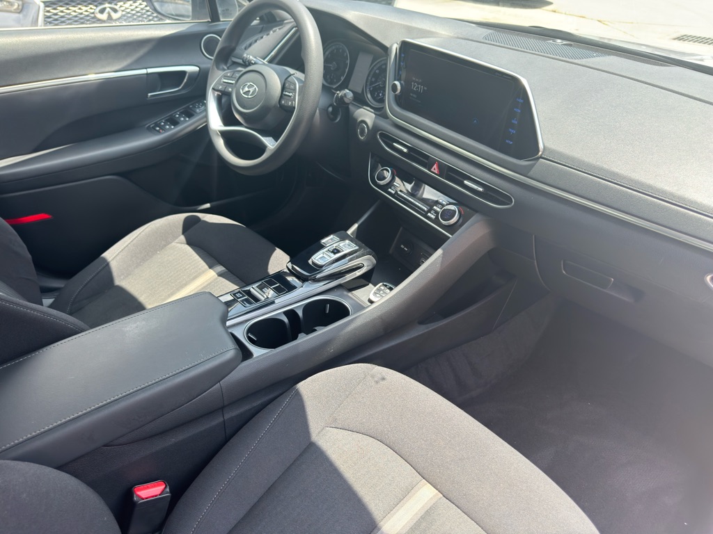 Photo 11 of this HYUNDAI SONATA