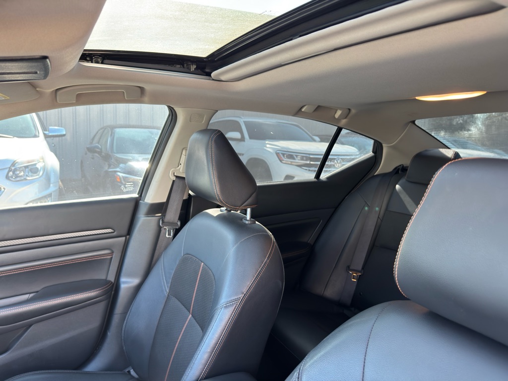 Photo 15 of this NISSAN ALTIMA