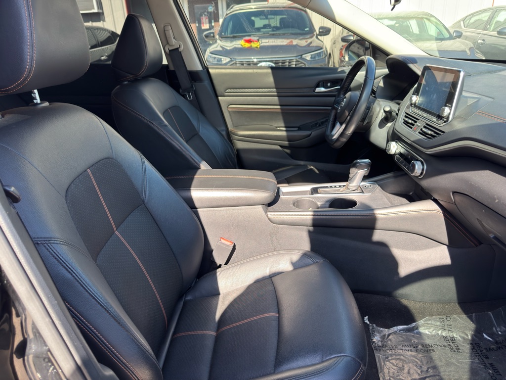 Photo 21 of this NISSAN ALTIMA