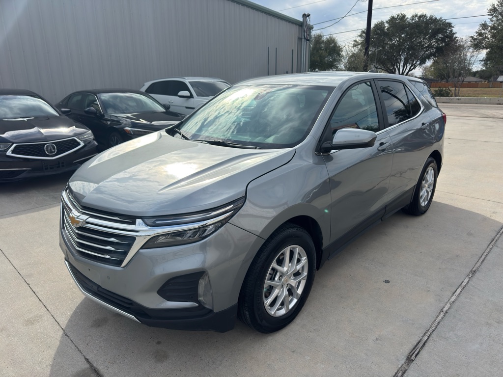 Photo 2 of this CHEVROLET EQUINOX