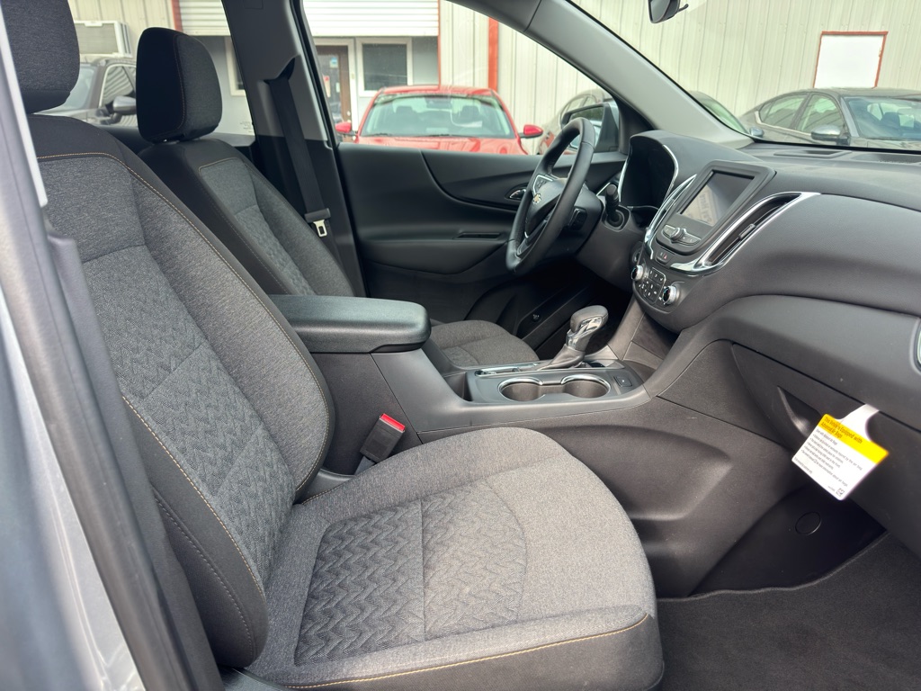 Photo 17 of this CHEVROLET EQUINOX