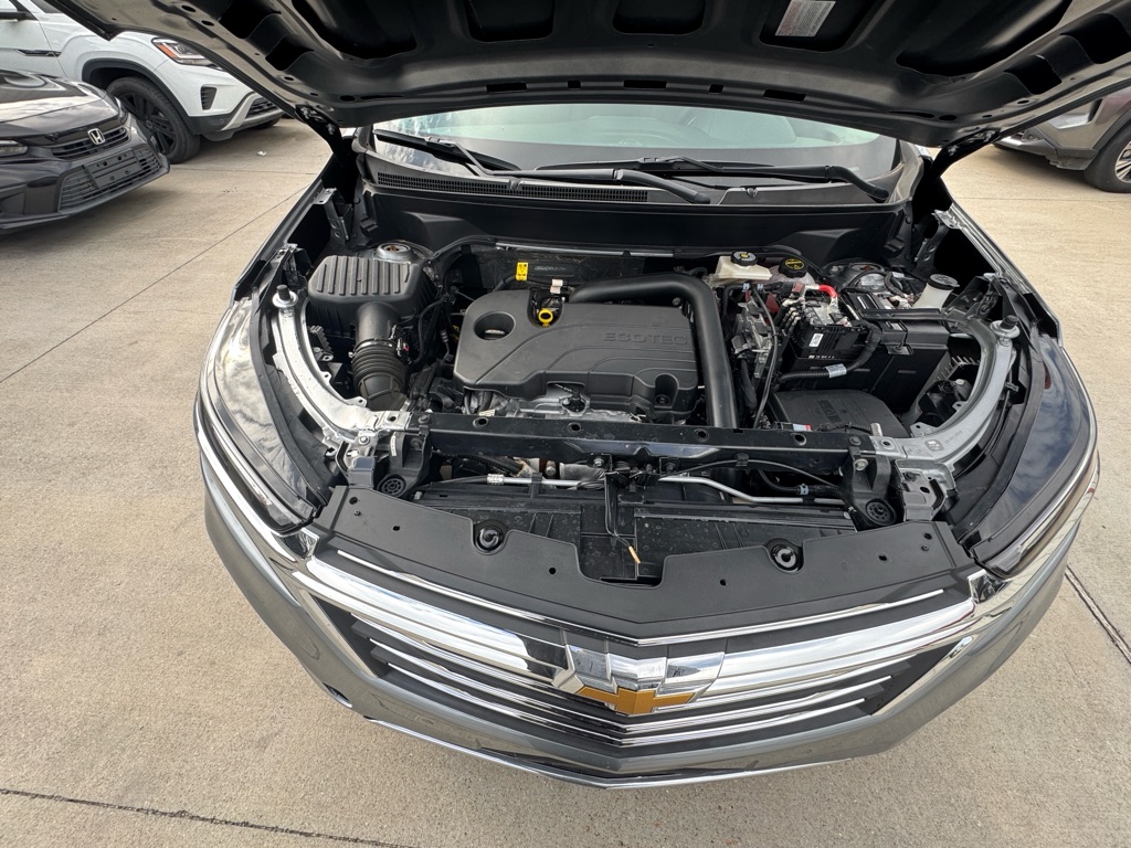 Photo 21 of this CHEVROLET EQUINOX