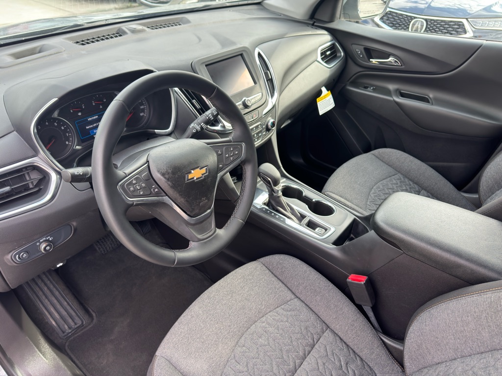 Photo 13 of this CHEVROLET EQUINOX