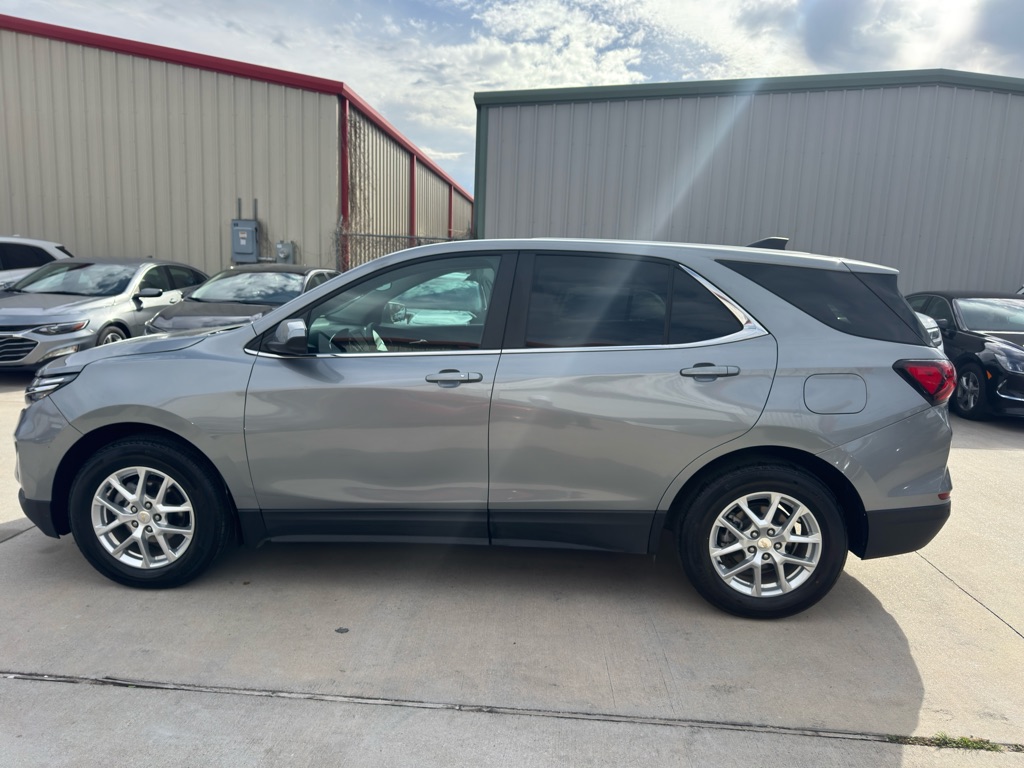 Photo 9 of this CHEVROLET EQUINOX
