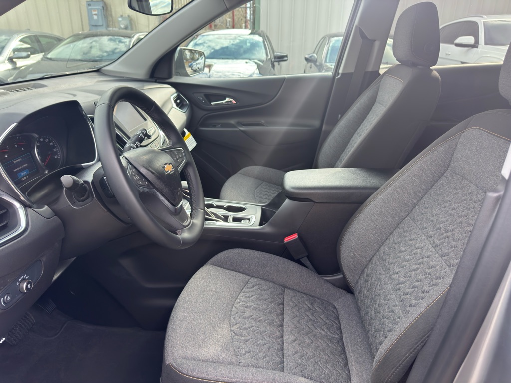 Photo 12 of this CHEVROLET EQUINOX