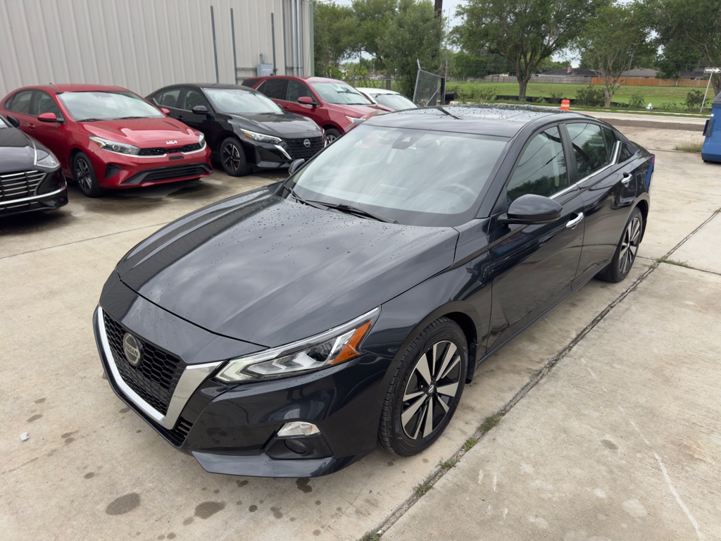 Photo 2 of this NISSAN ALTIMA