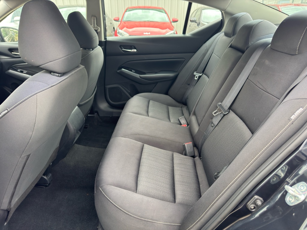 Photo 12 of this NISSAN ALTIMA