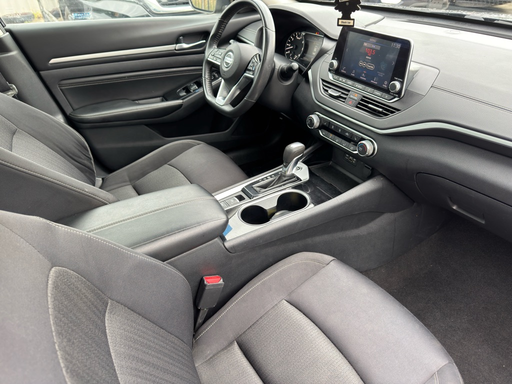 Photo 19 of this NISSAN ALTIMA