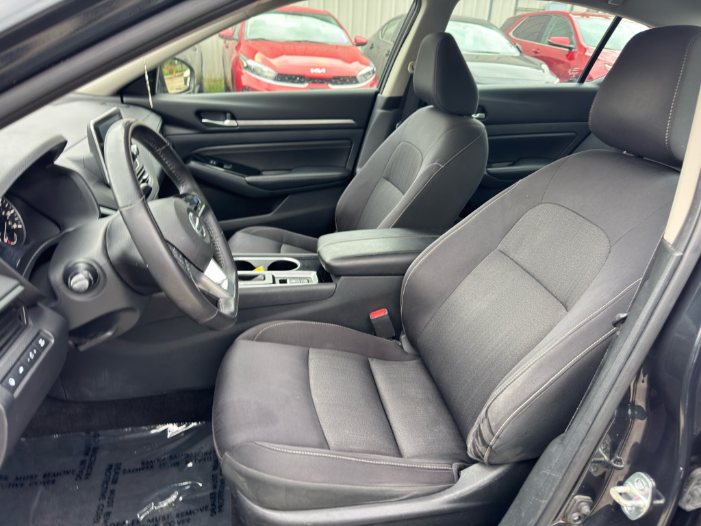 Photo 15 of this NISSAN ALTIMA