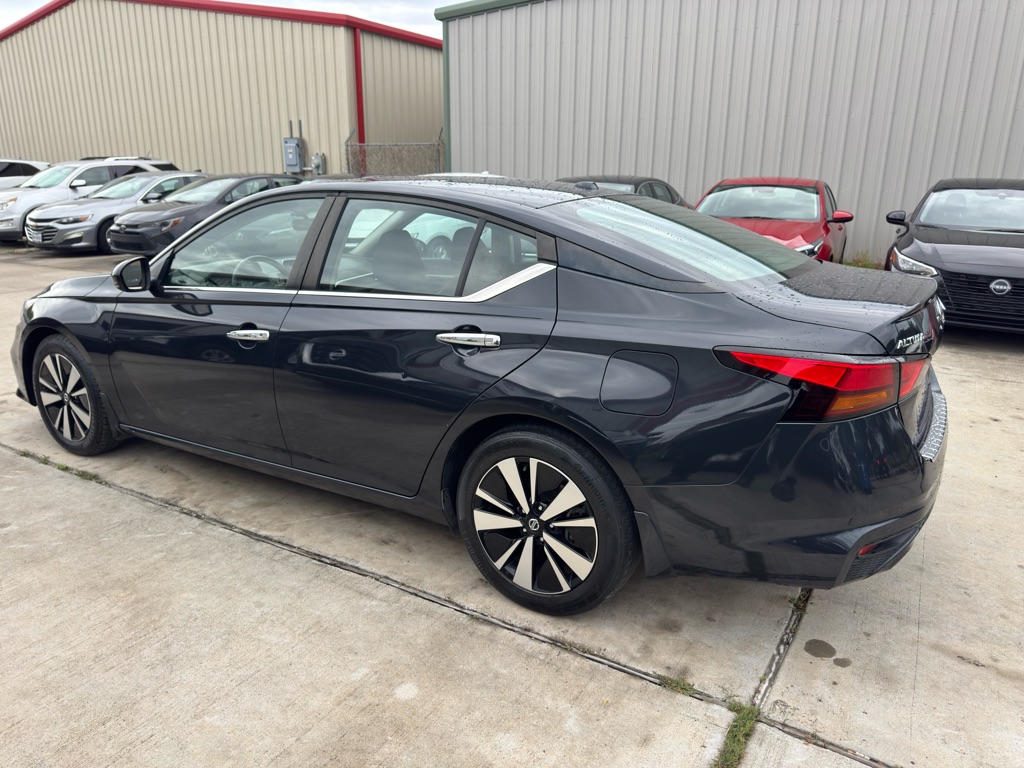 Photo 8 of this NISSAN ALTIMA