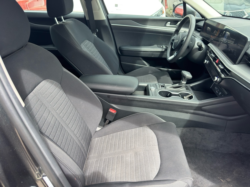 Photo 24 of this KIA K5