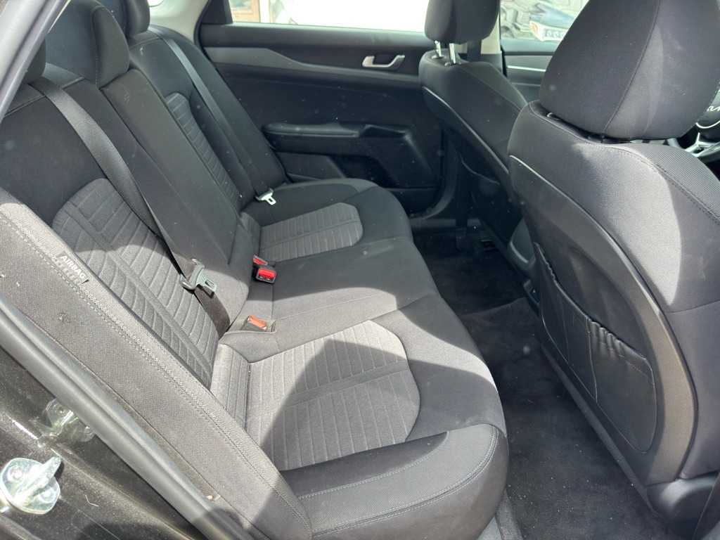 Photo 17 of this KIA K5