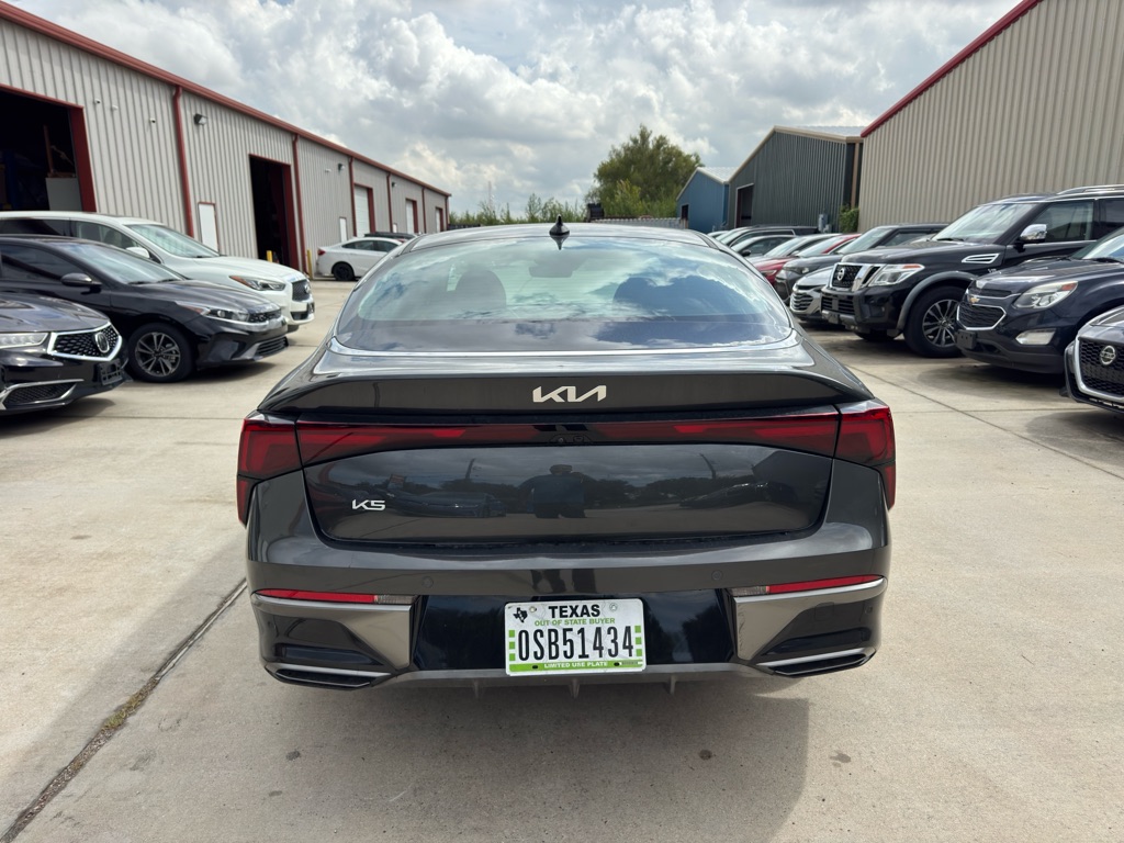 Photo 7 of this KIA K5