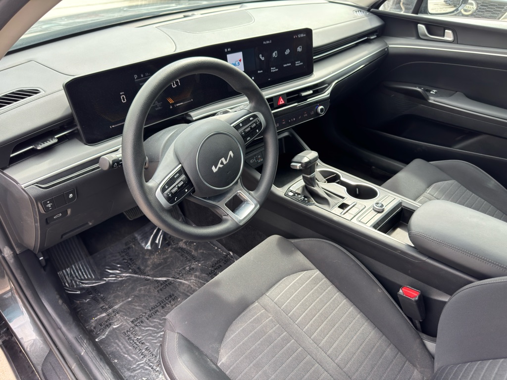 Photo 16 of this KIA K5