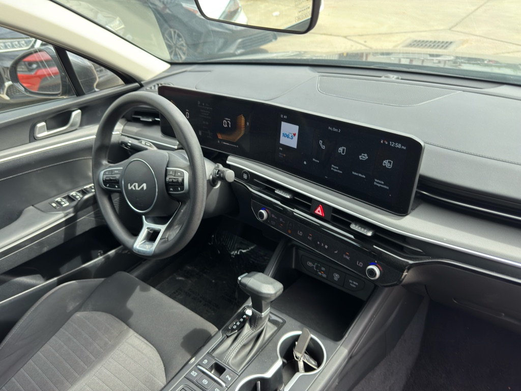 Photo 21 of this KIA K5