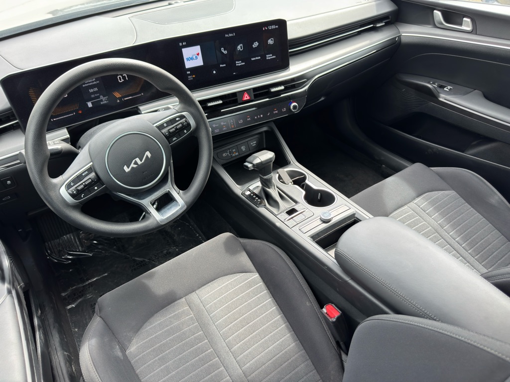 Photo 14 of this KIA K5