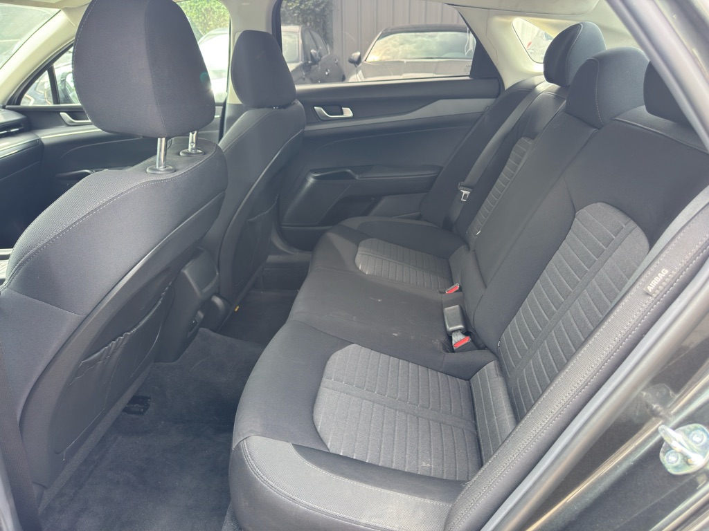 Photo 12 of this KIA K5