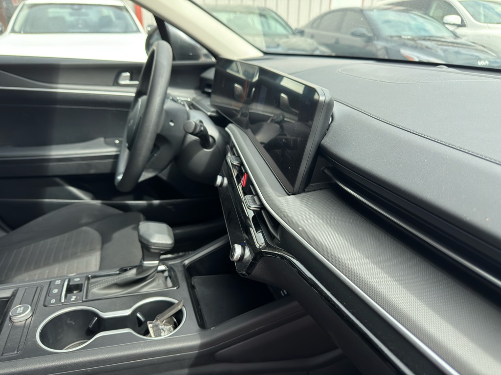 Photo 22 of this KIA K5