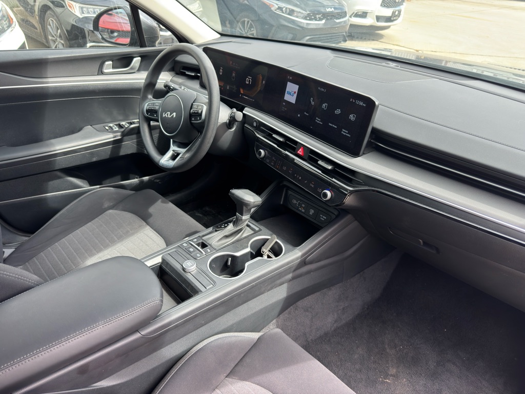 Photo 20 of this KIA K5