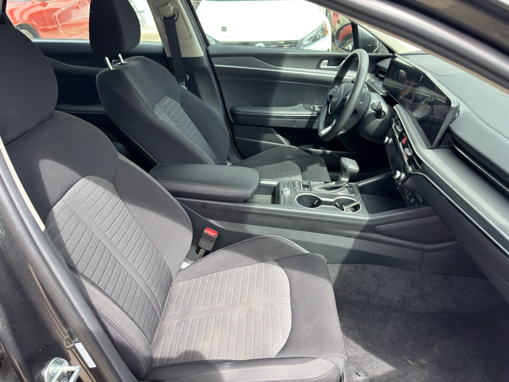 Photo 18 of this KIA K5