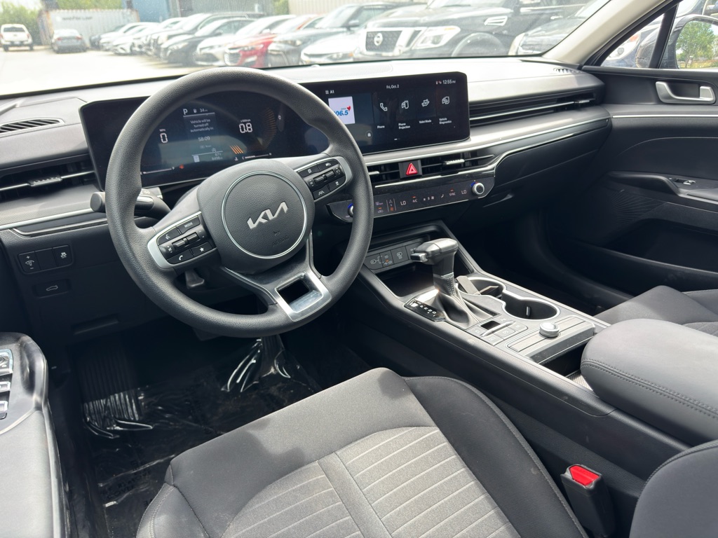 Photo 13 of this KIA K5