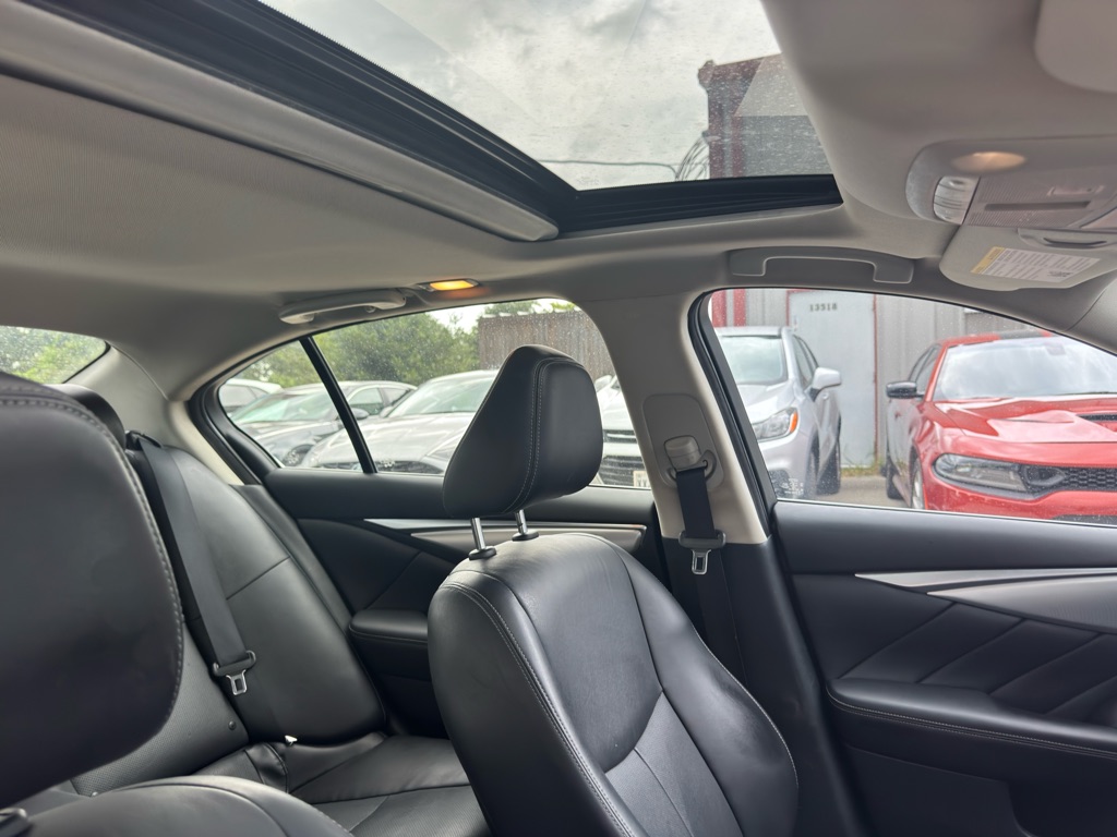 Photo 22 of this INFINITI Q50