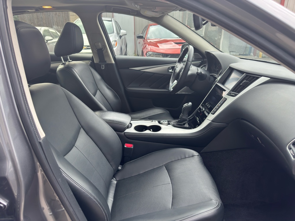 Photo 19 of this INFINITI Q50