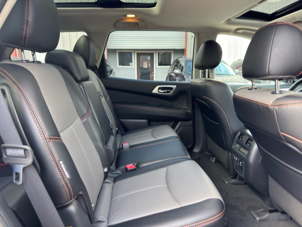 Photo 24 of this NISSAN PATHFINDER
