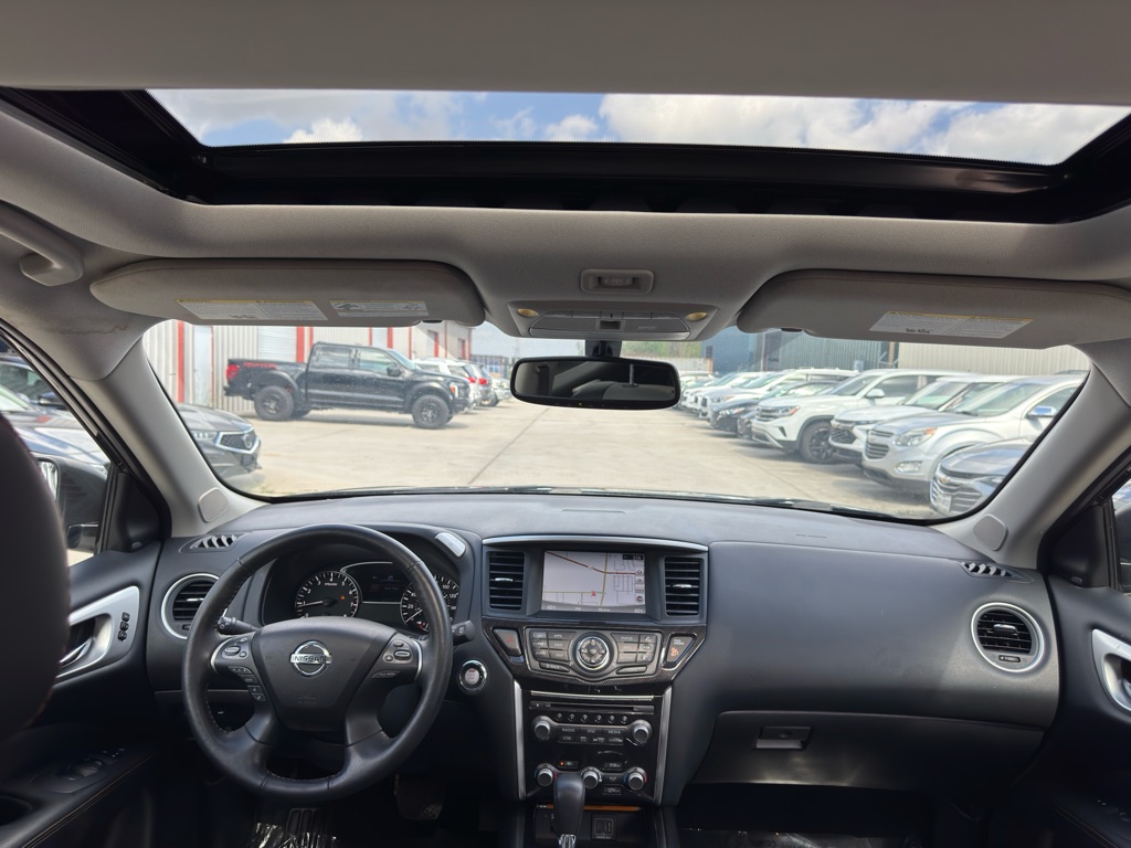 Photo 27 of this NISSAN PATHFINDER