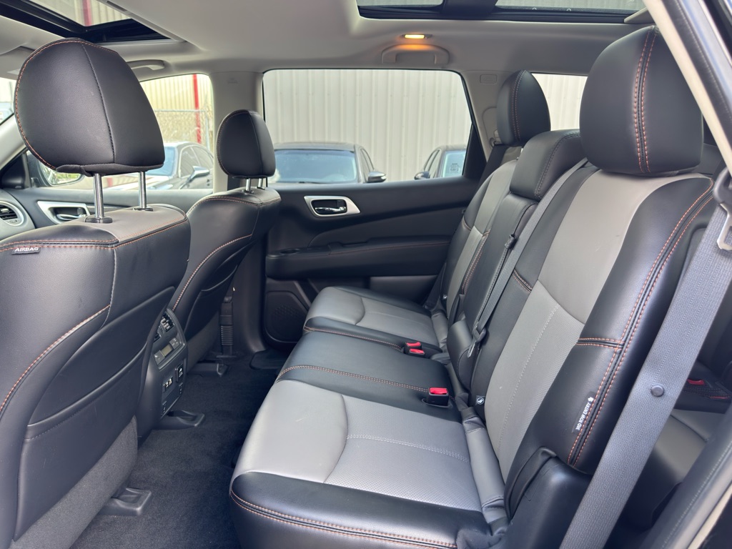 Photo 13 of this NISSAN PATHFINDER
