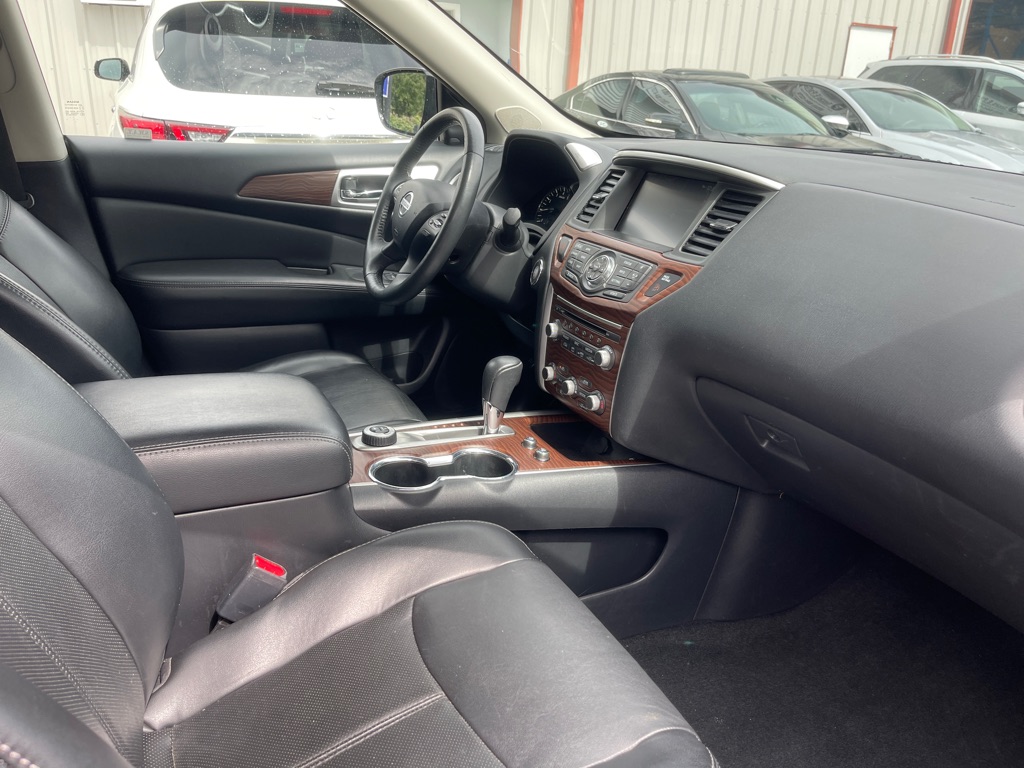Photo 21 of this NISSAN PATHFINDER