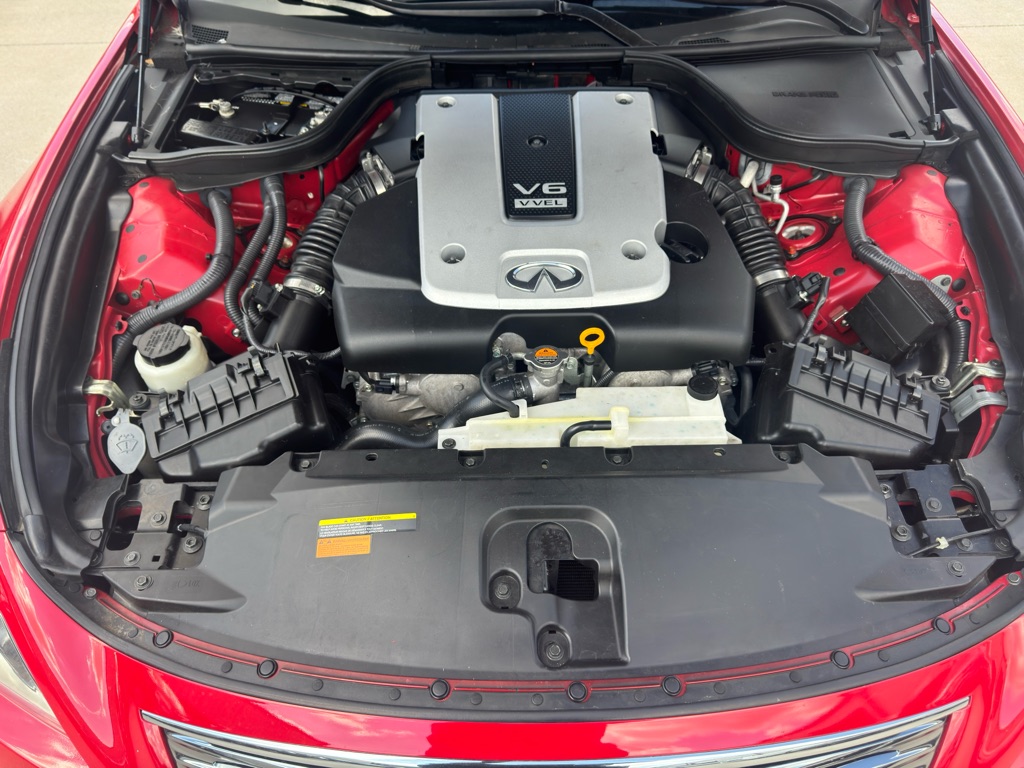 Photo 24 of this INFINITI G37