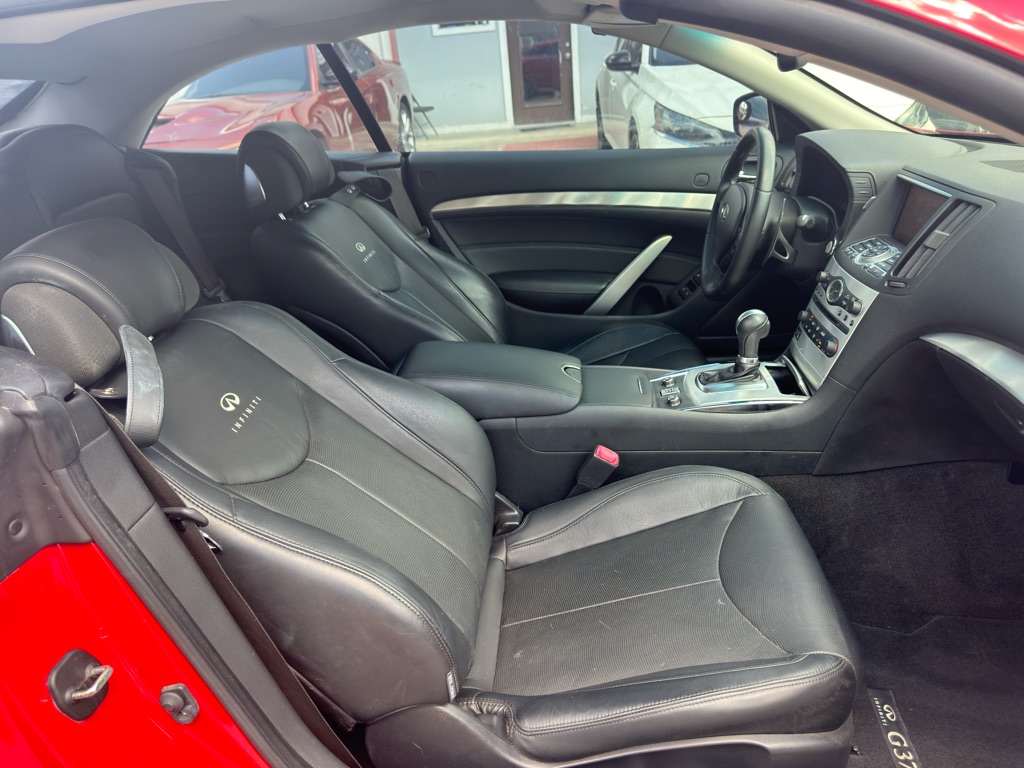 Photo 20 of this INFINITI G37